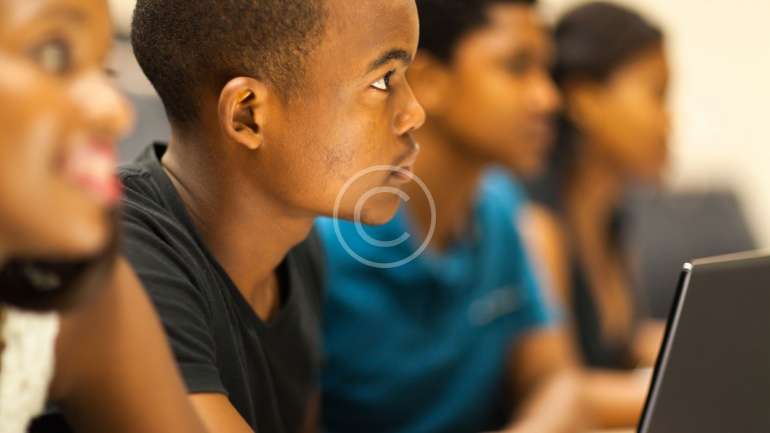 Proyecto Solidario: ¡Ilumina el Futuro de Cuba!